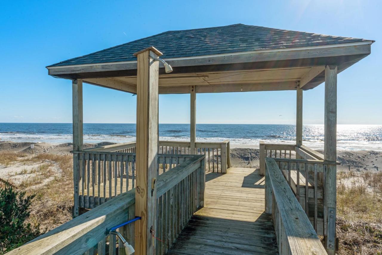 Surf Watch By Oak Island Accommodations Exterior photo