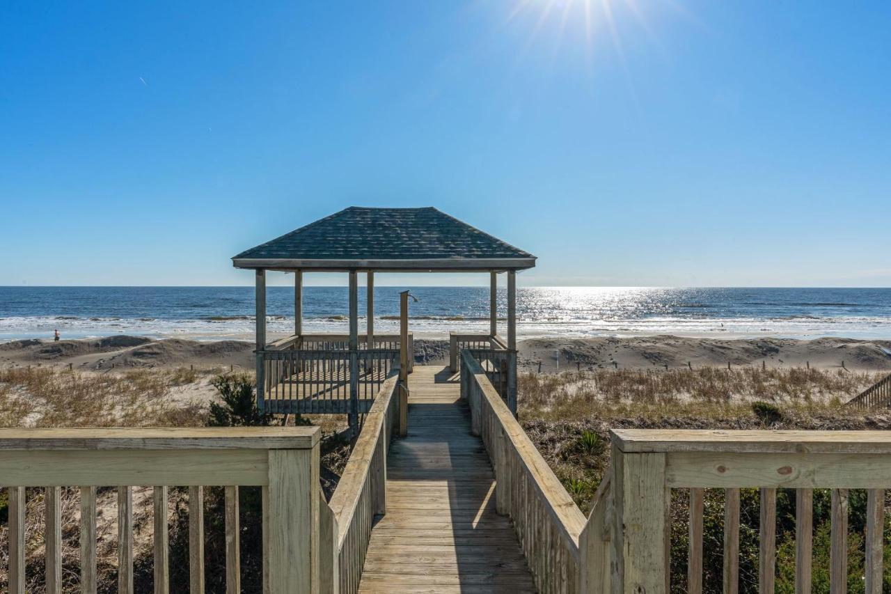 Surf Watch By Oak Island Accommodations Exterior photo