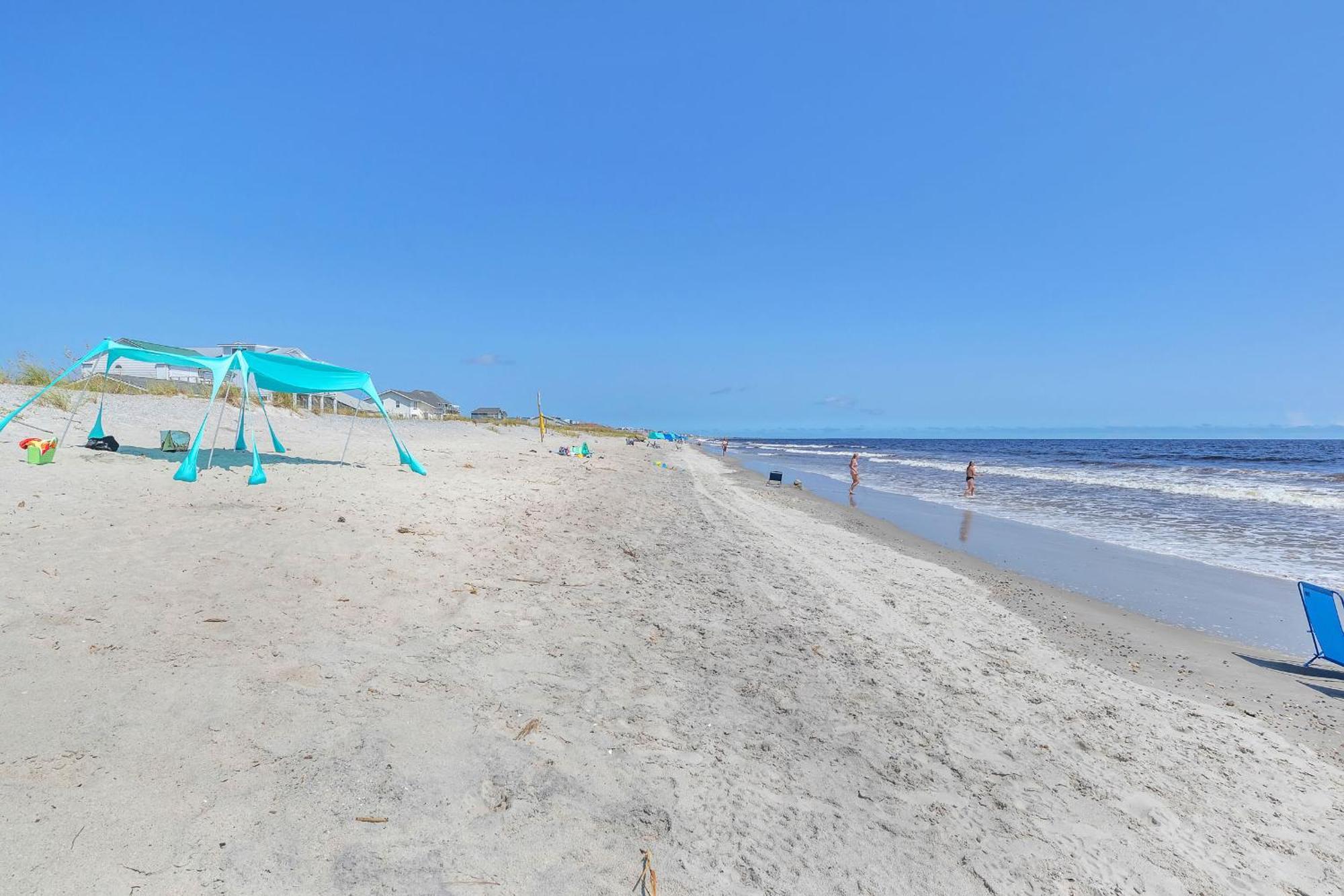 Surf Watch By Oak Island Accommodations Exterior photo