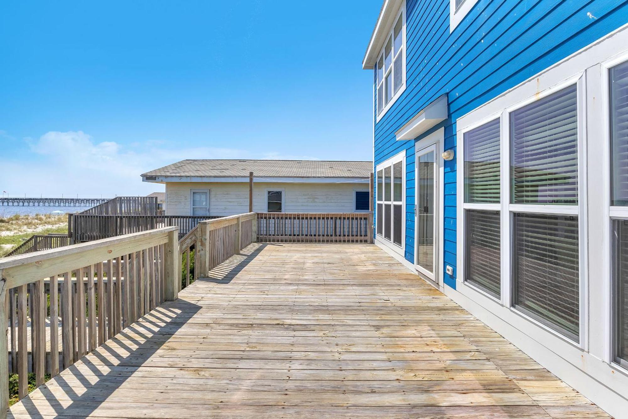 Surf Watch By Oak Island Accommodations Exterior photo