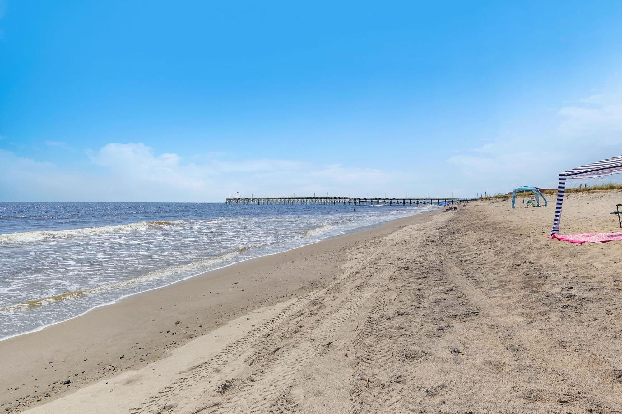 Surf Watch By Oak Island Accommodations Exterior photo