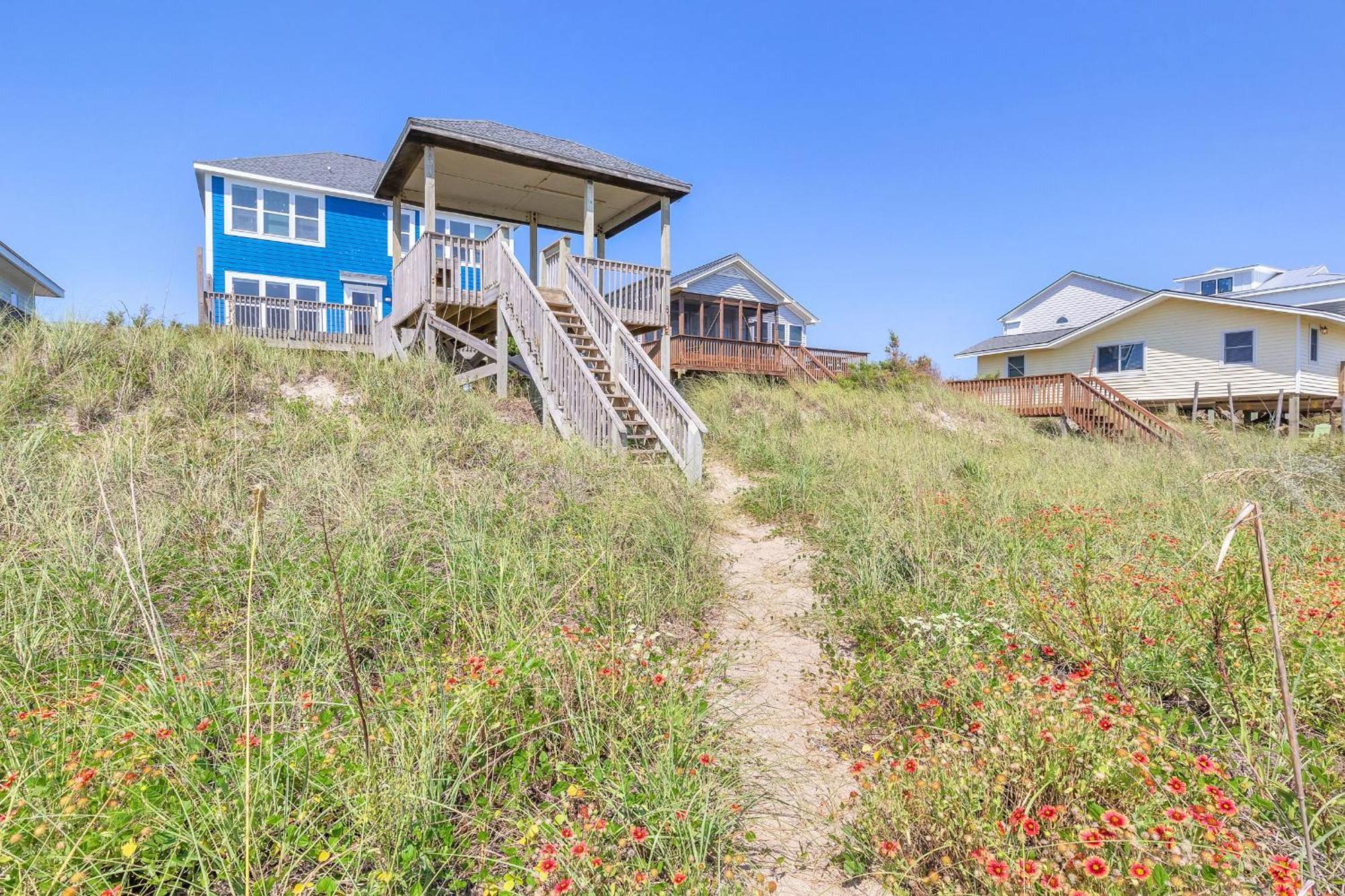 Surf Watch By Oak Island Accommodations Exterior photo